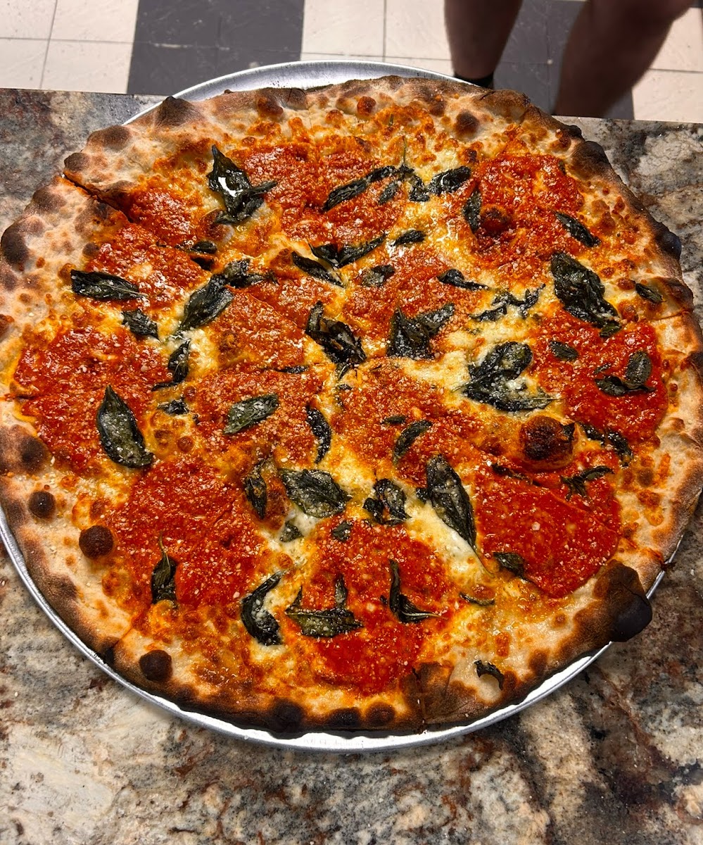 Hook's Pizza Parlor & Kitchen